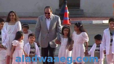 صورة خلال احتفالية عيد الفطر السيسى يكرم أبناء الشهداء من الجيش والشرطة