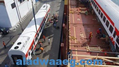 صورة وزير النقل : وصول 15 عربة ثالثة مكيفة جديدة إلى ميناء الإسكندرية قادمة من المجر