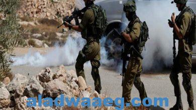 صورة استشهاد فلسطيني مُتأثرًا برصاص قوات الاحتلال الإسرائيلي خلال اقتحامها لـ “جنين”