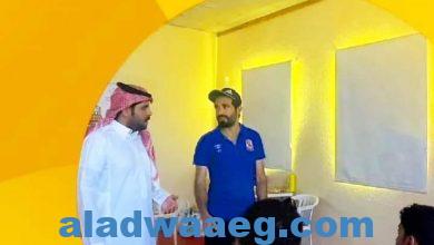 صورة عبدالله الزيات يتحدث عن فوائد ممارسة كرة القدم في فاعليات نادي الثقبة السعودي