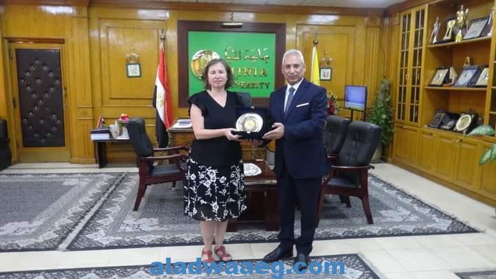 ندو تعريفية بجامعة المنيا بالتعاون مع السفارة الأمريكية بالقاهرة حول التبادل الثقافي والمنح الدراسية