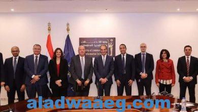 صورة توقيع عقد بين المصرية للاتصالات وشركة راية لتكنولوجيا المعلومات