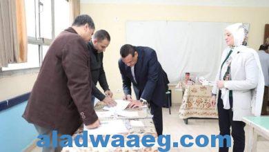 صورة وزير التنمية المحلية يُدلي بصوته في الانتخابات الرئاسية بلجنة نبوية موسي بمدينة نصر