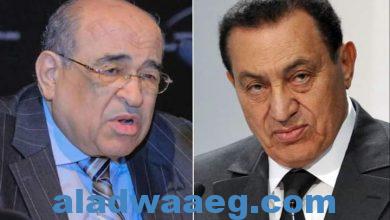 صورة علاء مبارك يسخر من سكرتير والده بعد تعرضه لسيرة عبد الناصر