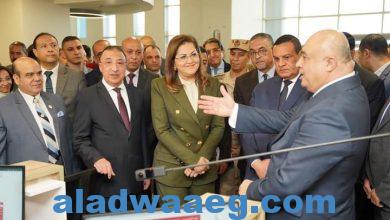 صورة وزيرا التخطيط والتنمية المحلية ومحافظ الإسكندرية يفتتحوا مركز خدمات مصر