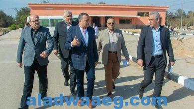 صورة “وزير الدولة للإنتاج الحربي” في زيارة مفاجئة لشركة “أبو زعبل للكيماويات المتخصصة