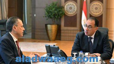 صورة رئيس الوزراء يتابع مع وزير السياحة والآثار عددًا من ملفات عمل الوزارة