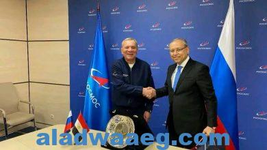 صورة السفير المصري بموسكو يلتقي بمدير عام المؤسسة الروسية للفضاء