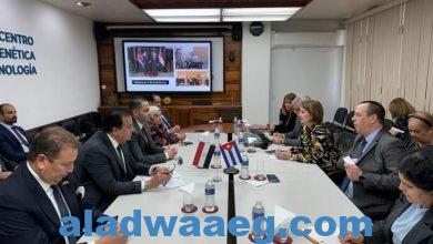 صورة وزير الصحة يعقد اجتماعا مع نظيره الكوبي ومسئولي مركز (CIGB)