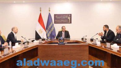 صورة وزير الاتصالات  يشهد توقيع اتفاقية تجارية بين الشركة المصرية للاتصالات وشركة “إكسا إنفراستركتشر “EXA Infrastructure” الأوروبية