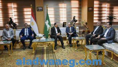 صورة محافظ الشرقية يلتقي الرئيس التنفيذي للفروع بالبنك الزراعي المصري