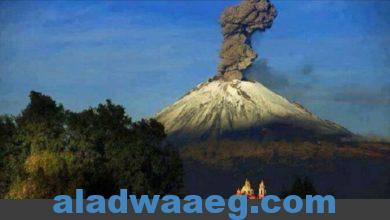 صورة ثوران بركان “جبل إيبو” في أندونيسيا