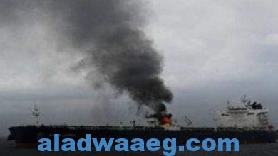 صورة الحوثيون يعلنون استهداف مدمرة أمريكية في البحر الأحمر